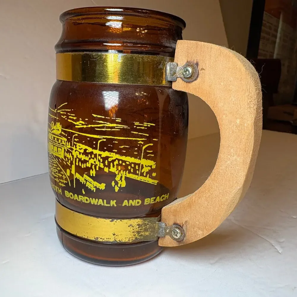 Vintage Rehoboth Beach Souvenir Brown Glass Barrel Mug Wood Handle Boardwalk